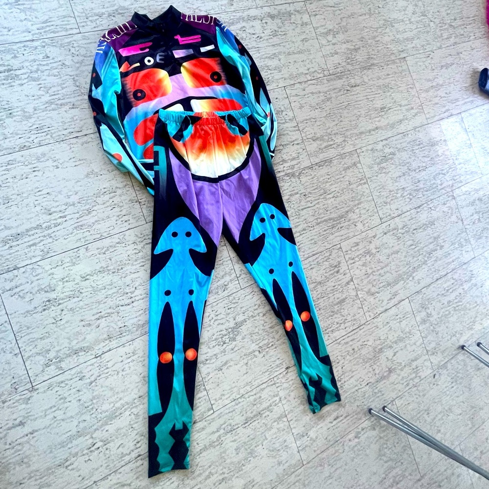 2 piece printed racer tight set.